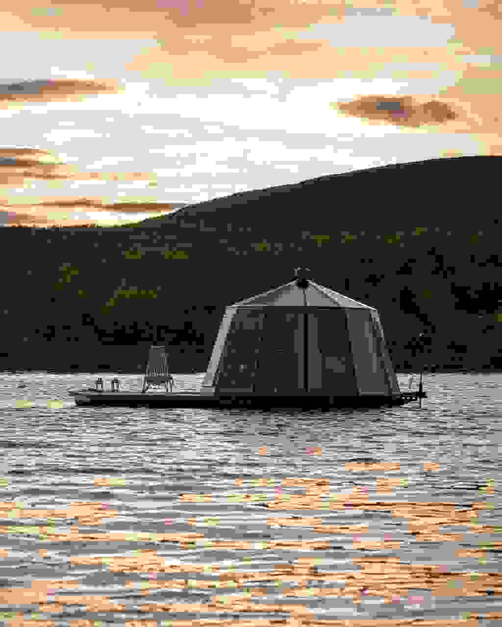 AuroraHut® Igloo boat Home